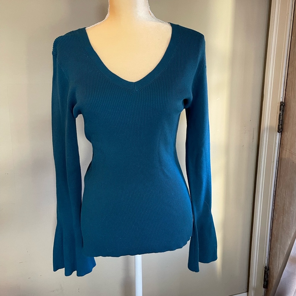 White House Black Market Women's V-Neck Rib Knit Sweaters
in Teal Size L